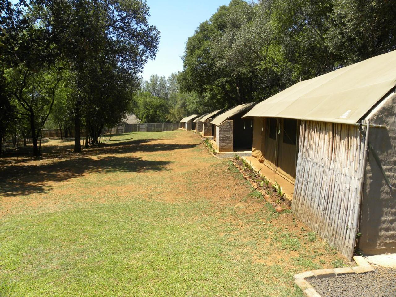 Kosmos Harties Is Africa Safari Lodge מראה חיצוני תמונה