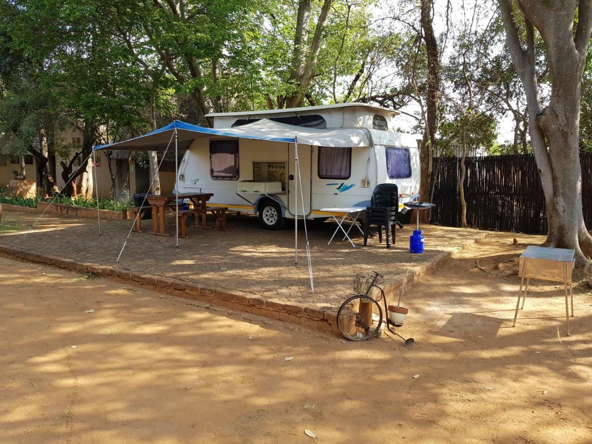 Kosmos Harties Is Africa Safari Lodge מראה חיצוני תמונה